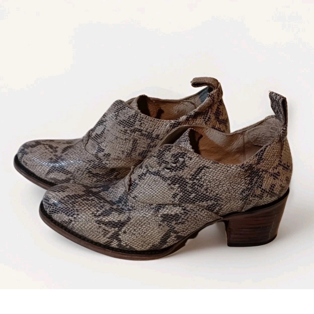 Freebird by Steven Sadie Snake Print Shoe Booties Size 9
